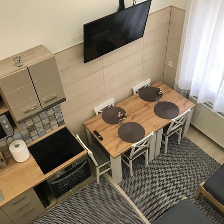 Mora Apartman 2 Kiskunfélegyháza Exterior foto