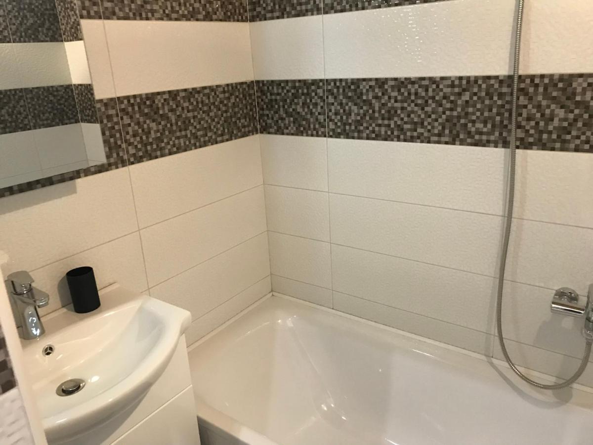 Mora Apartman 2 Kiskunfélegyháza Exterior foto