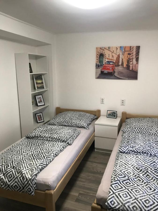 Mora Apartman 2 Kiskunfélegyháza Exterior foto